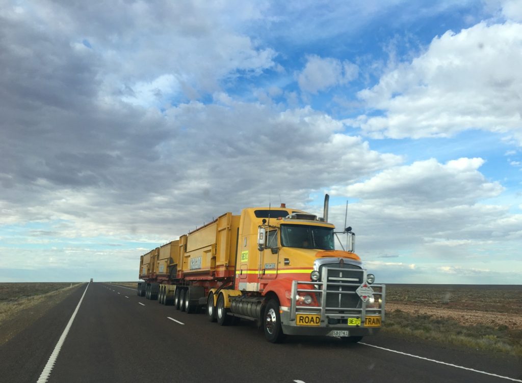 convoi poids lourd camion de livraison