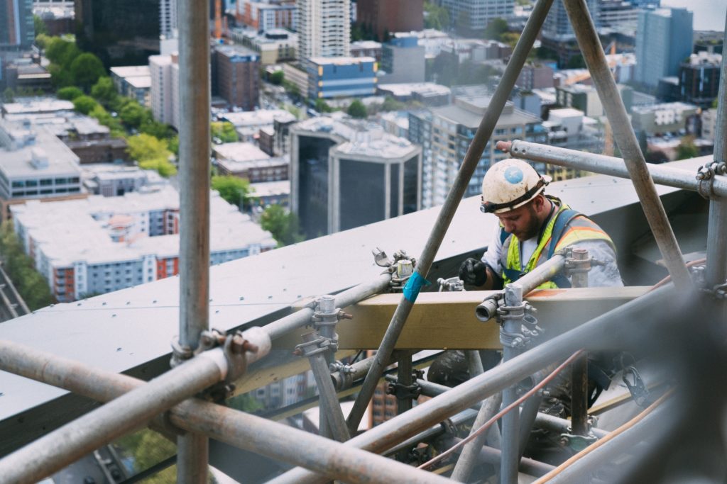 ouvrier construction hauteur